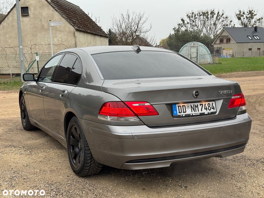 BMW Seria 7 750i L - 7