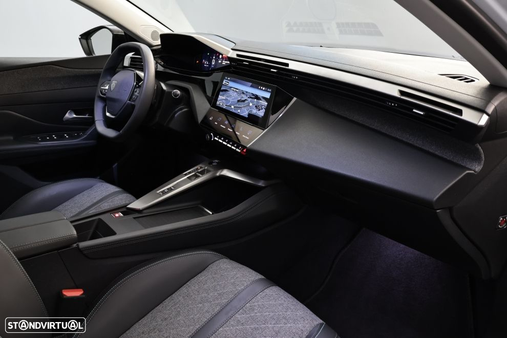 Peugeot 408 1.2 PureTech Allure EAT8 - 22