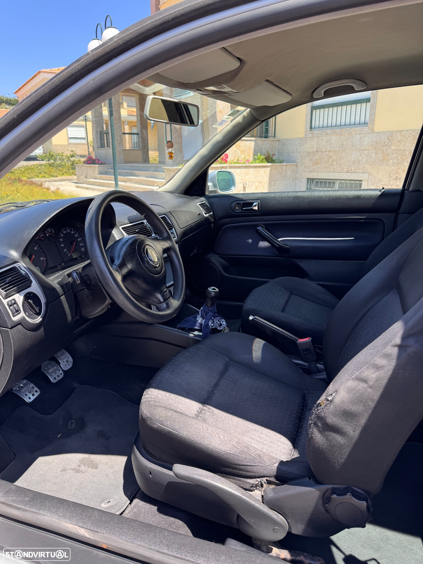 VW Golf 1.9 TDi 25 Anos - 12