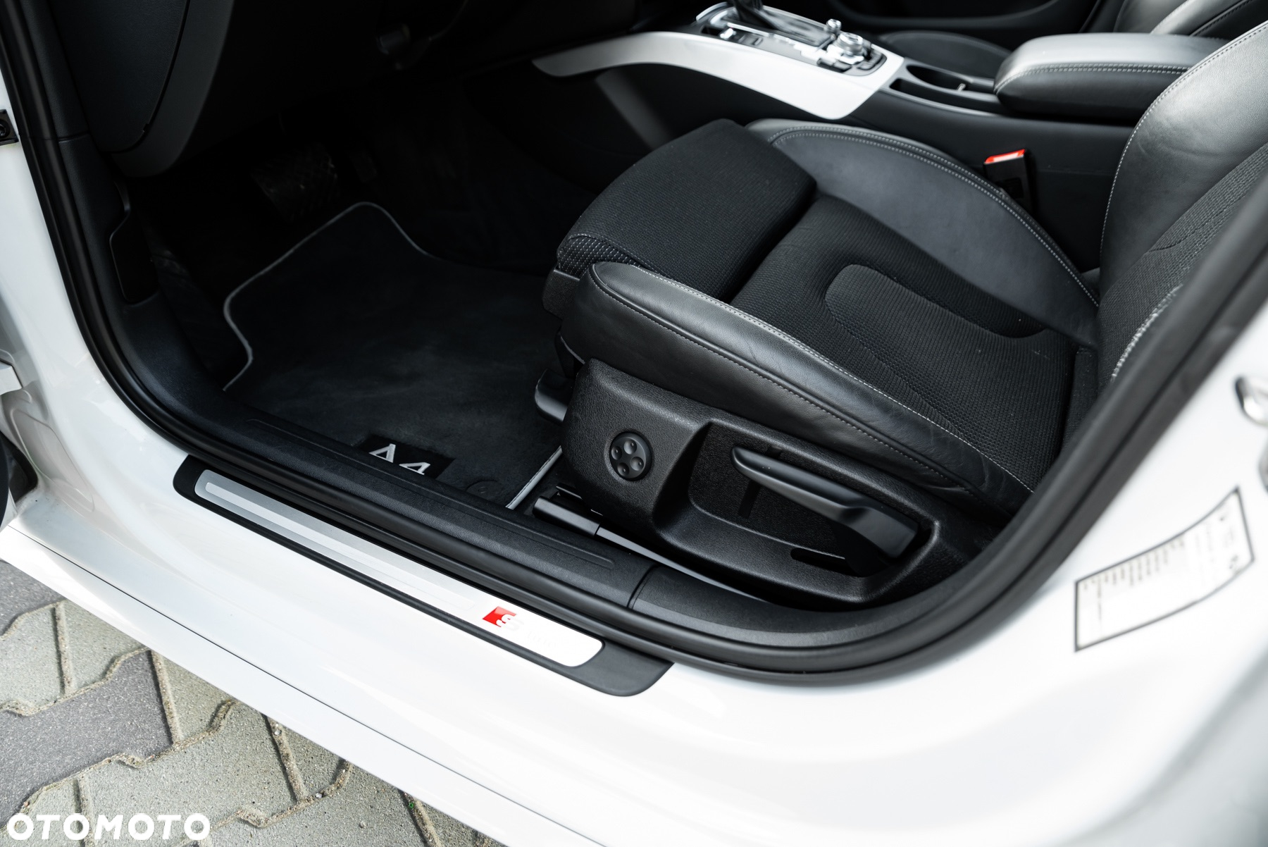 Audi A4 Avant 2.0 TFSI quattro S tronic S line Sportpaket - 22