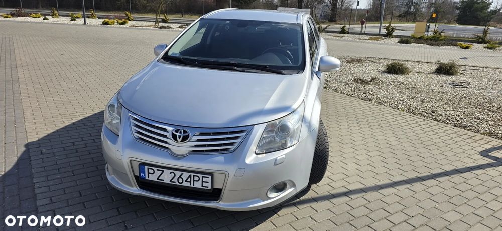 Toyota Avensis 2.0 D-4D Sol - 4