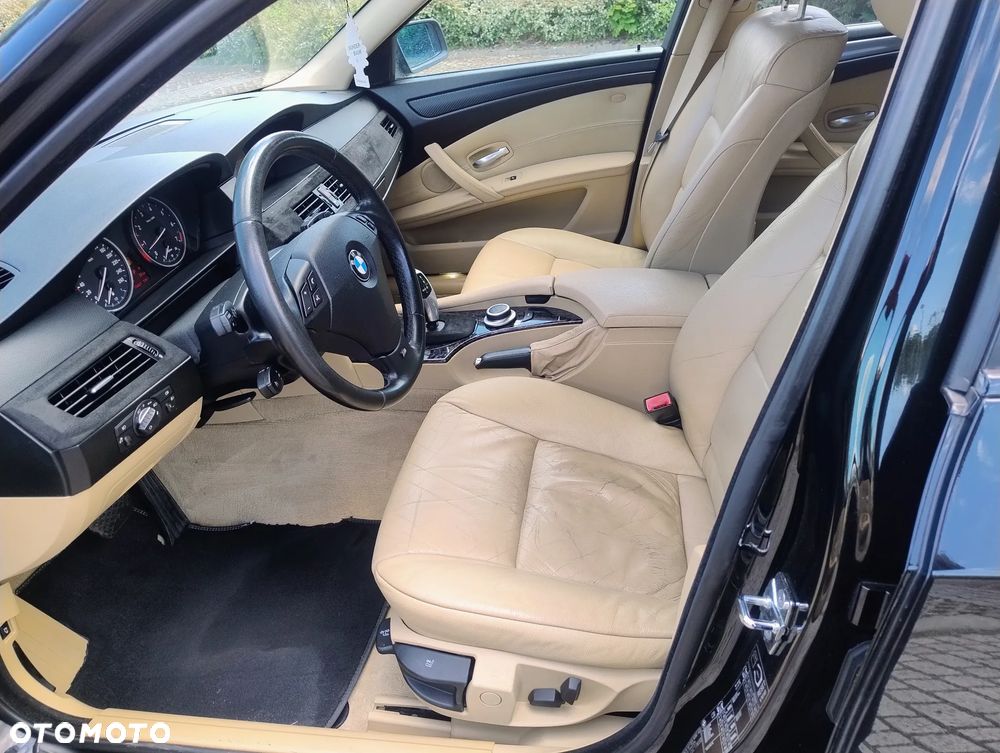 BMW Seria 5 523i Touring Edition Exclusive - 9