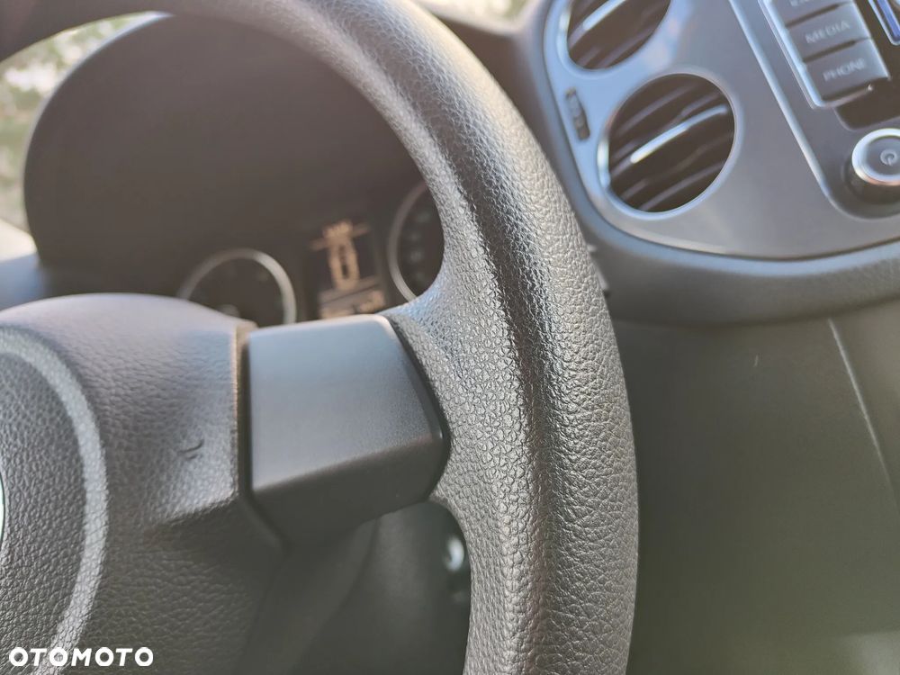 Volkswagen Tiguan 2.0 TDI DPF BlueMotion Technology Trend & Fun - 16