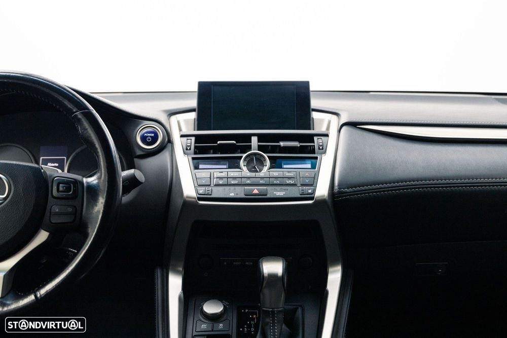 Lexus NX 300h Executive - 13