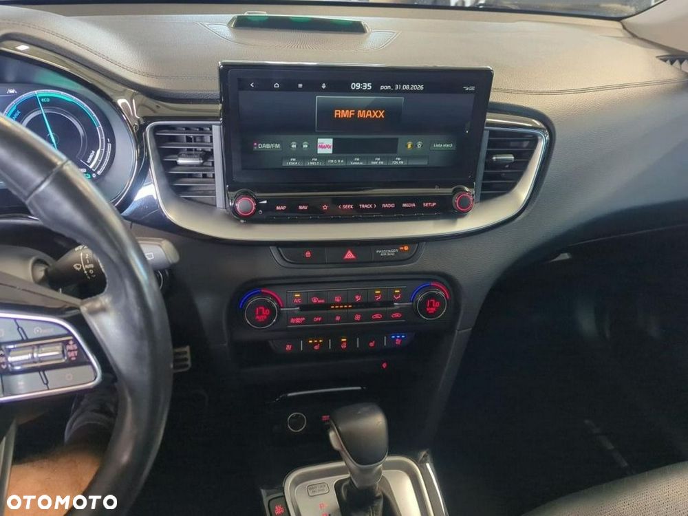 Kia Ceed - 7