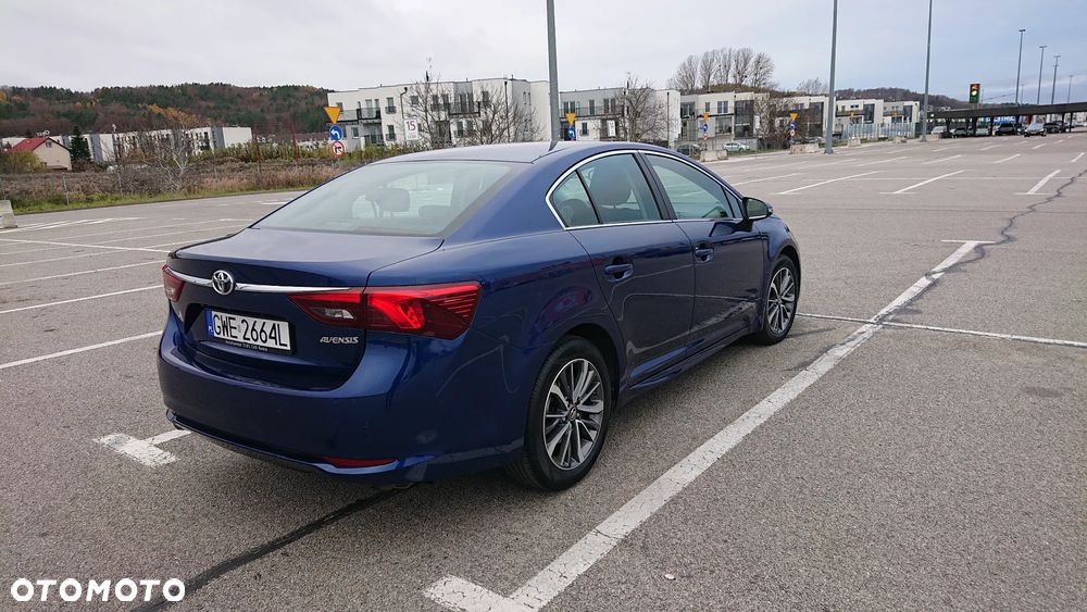 Toyota Avensis 1.8 Premium - 5