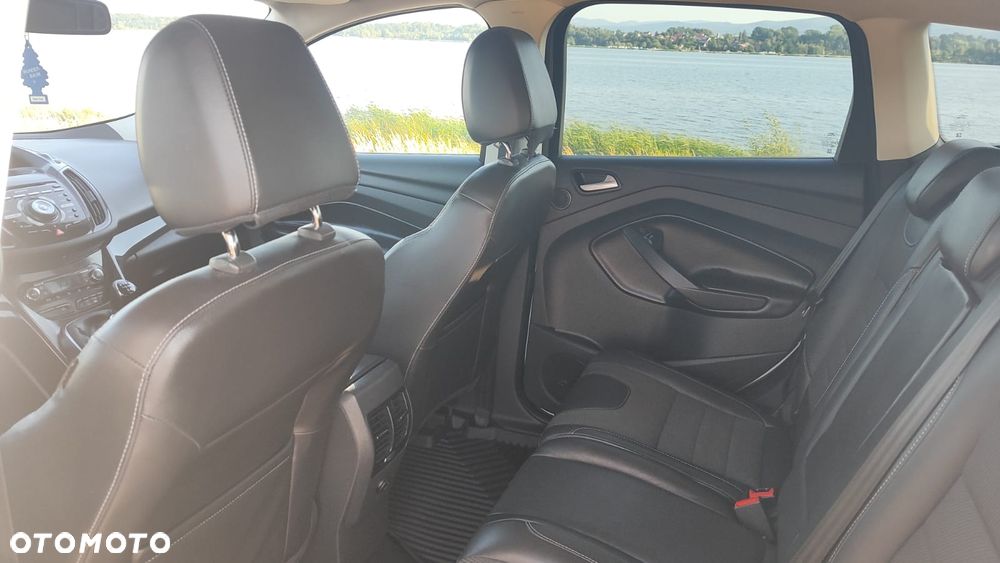Ford Kuga 2.0 TDCi FWD Titanium Plus - 28