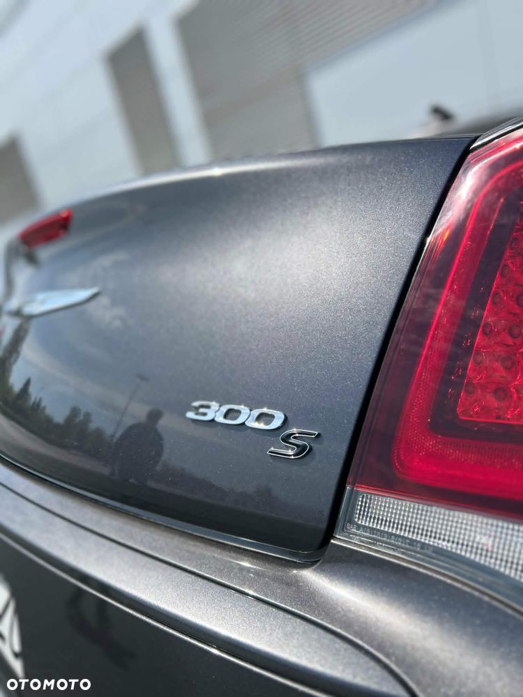 Chrysler 300s - 22
