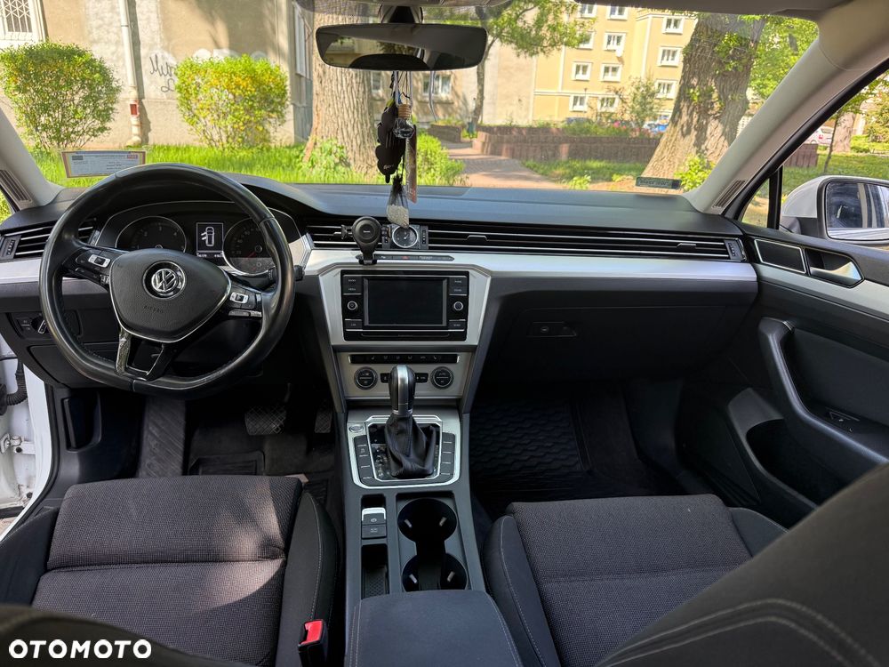 Volkswagen Passat - 8