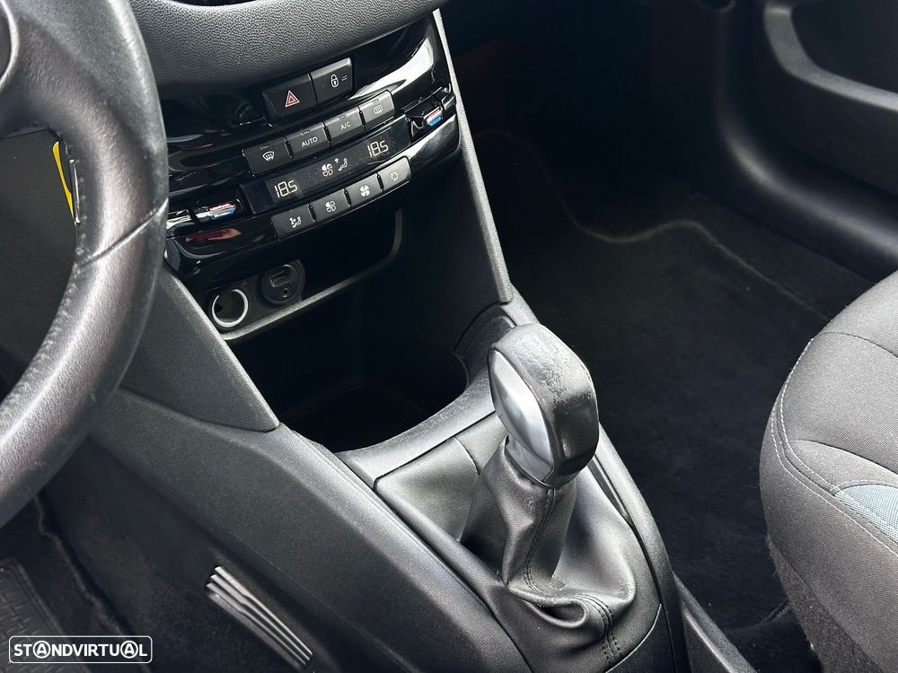 Peugeot 208 PureTech 82 Active - 21