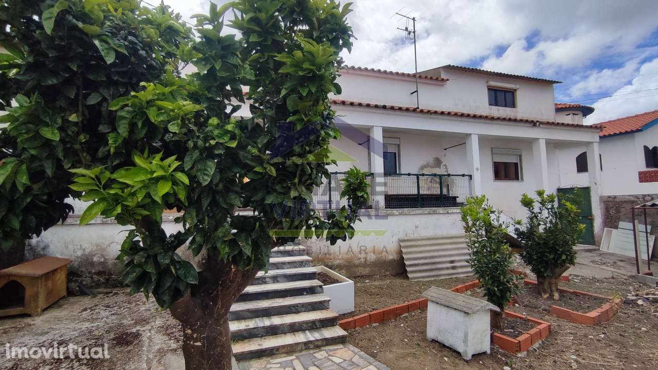 Moradia V4 com Quintal e 2 Sótãos - Bombarral - Vale Covo - Grande imagem: 2/23