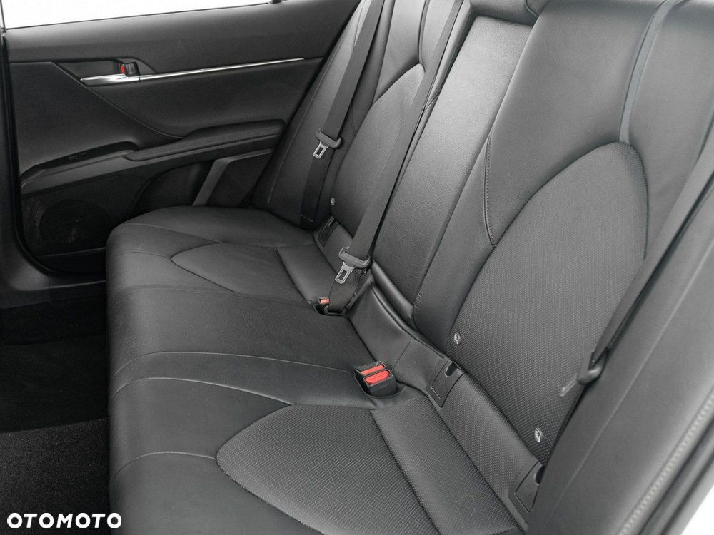 Toyota Camry - 27