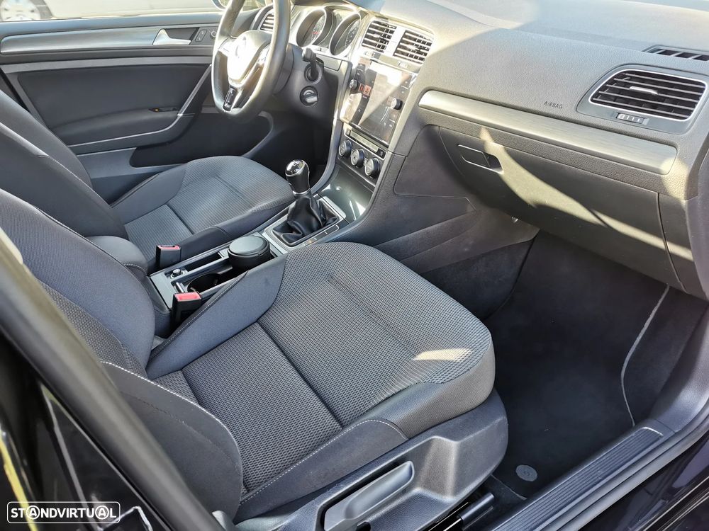 VW Golf Variant 1.6 TDi Confortline - 26