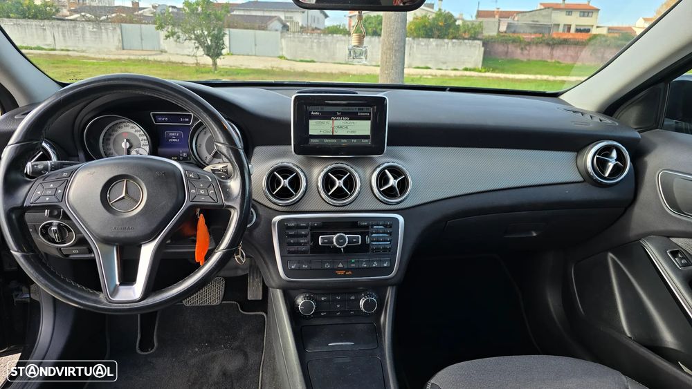 Mercedes-Benz GLA 220 CDI 4Matic 7G-DCT Urban - 16