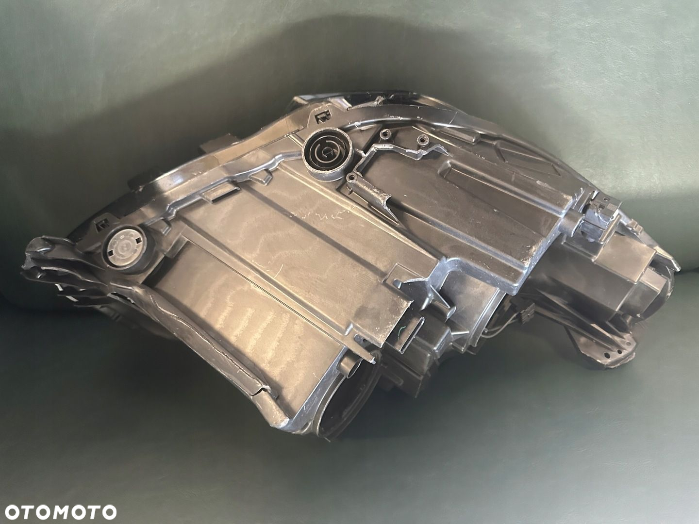 LAMPA lewy przód Opel Corsa F - 10