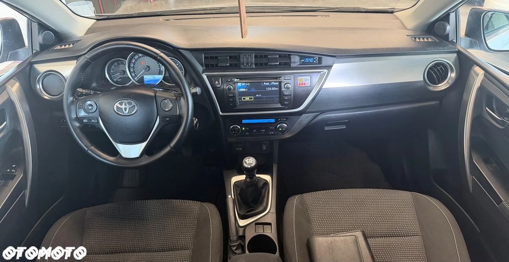 Toyota Auris - 11