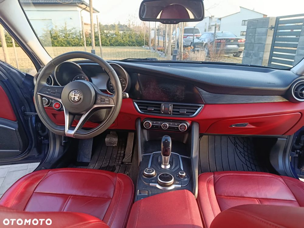 Alfa Romeo Giulia 2.0 Turbo 16V AT8 Veloce - 17
