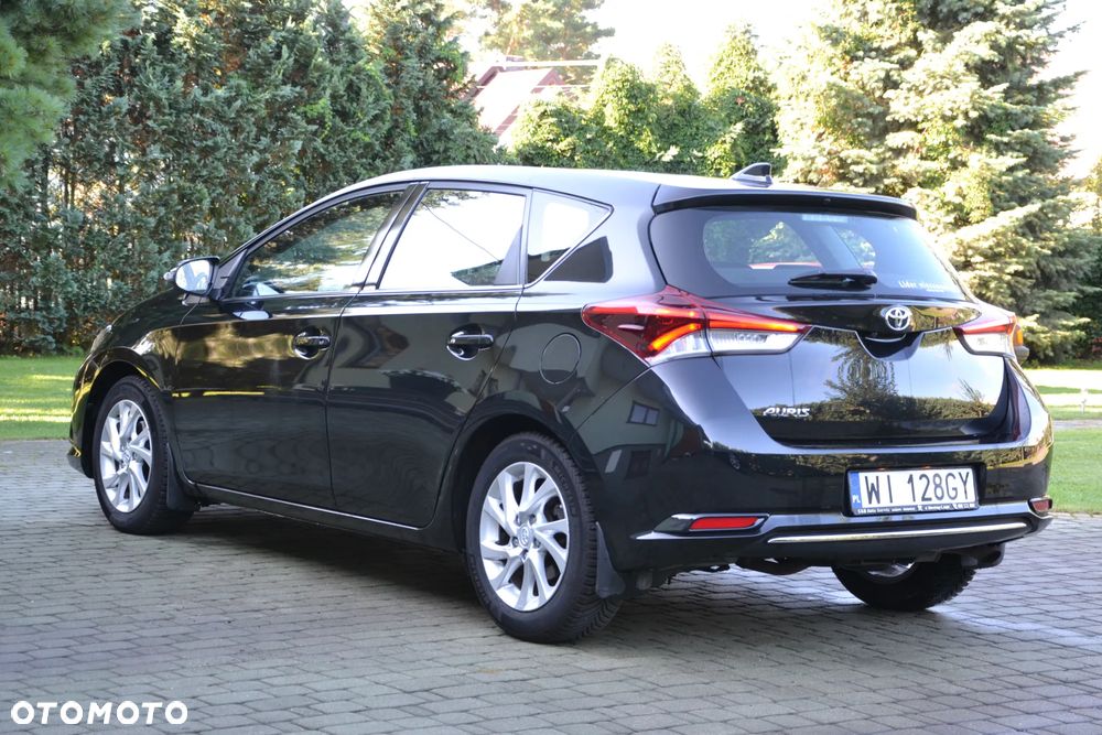 Toyota Auris 1.6 Premium - 3