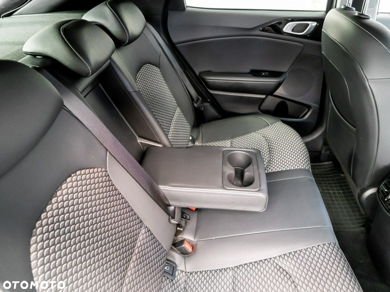 Kia XCeed - 15