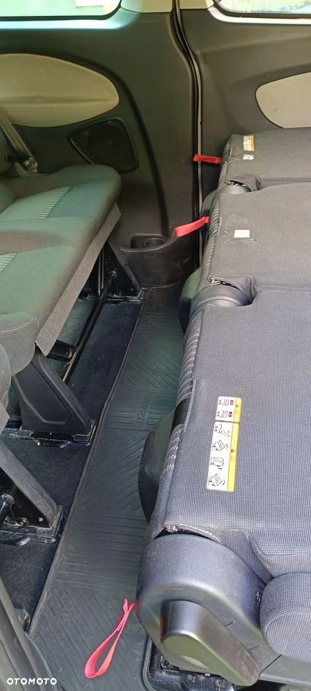 Ford Tourneo Custom - 20