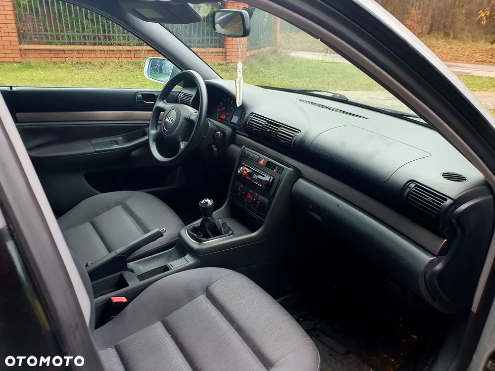 Audi A4 Limousine - 5