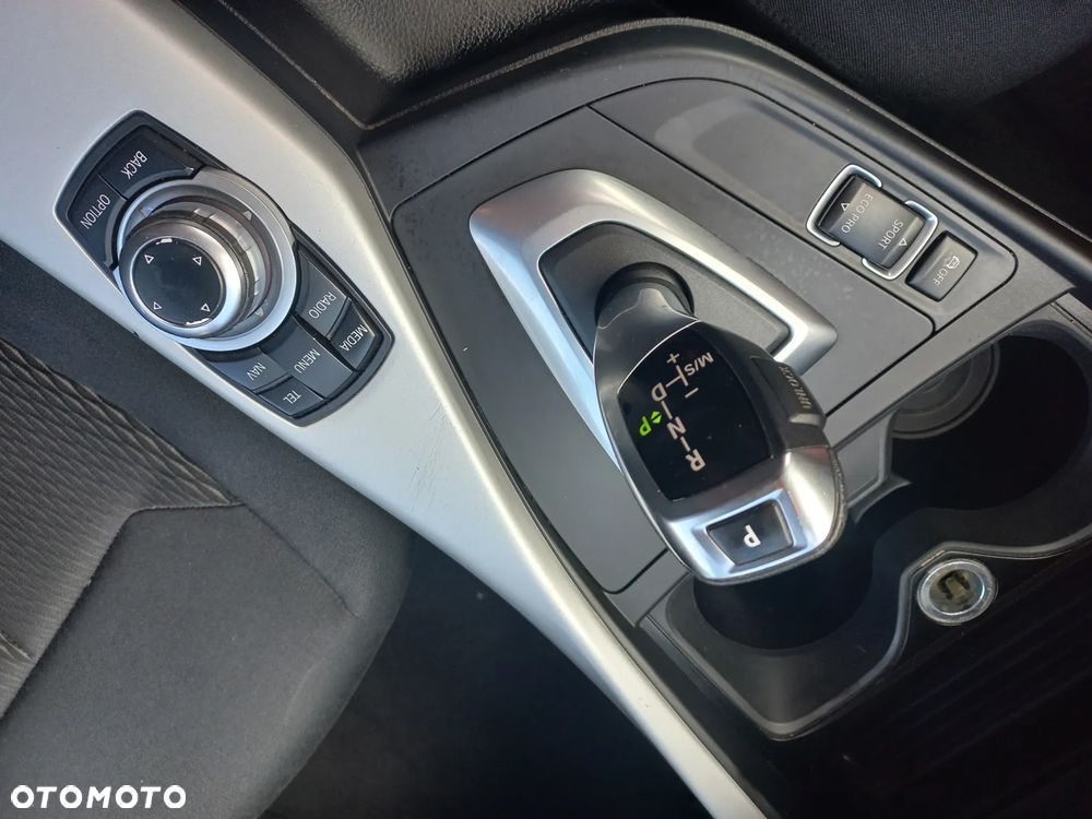 BMW Seria 1 118i Sport Line - 30