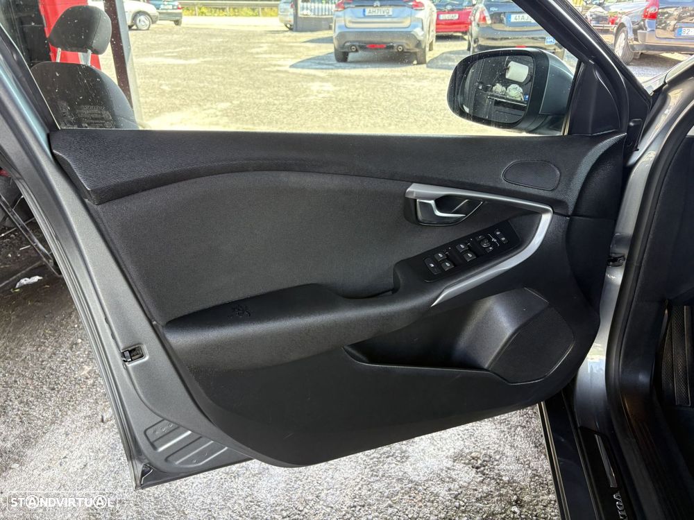 Volvo V40 1.5 T3 Sport Edition Plus Geartronic - 10