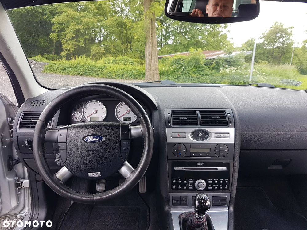 Ford Mondeo 3.0 V6 ST 220 - 21