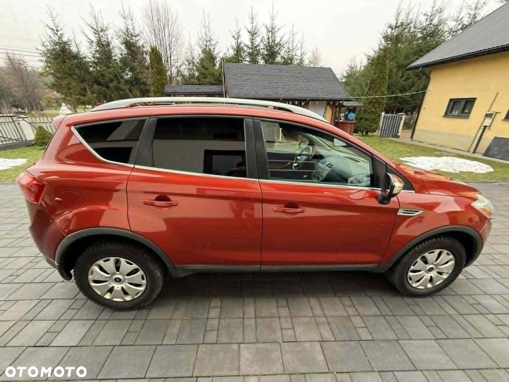 Ford Kuga 2.0 TDCi 4x4 Trend - 4