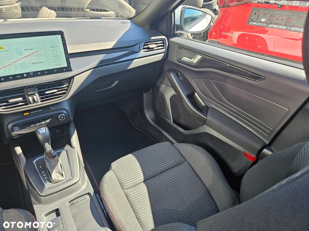 Ford Focus 1.0 EcoBoost mHEV ST-Line X - 12