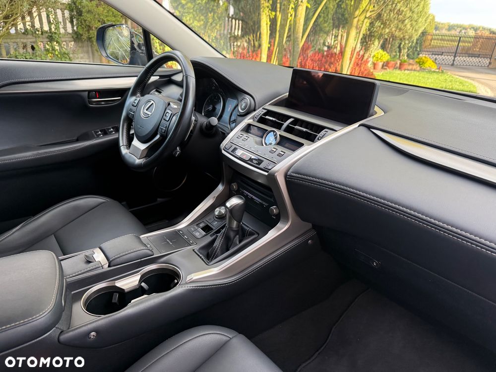 Lexus NX 300 F Impression AWD - 30