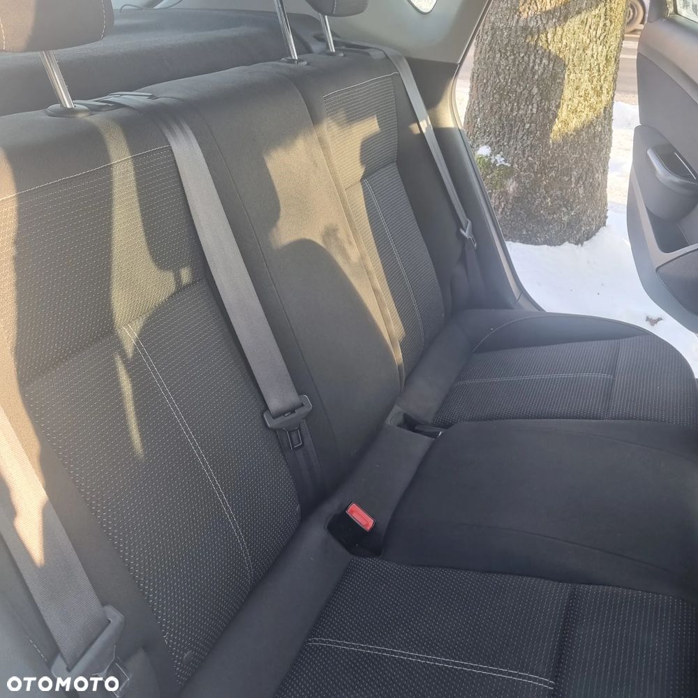 Opel Astra - 16