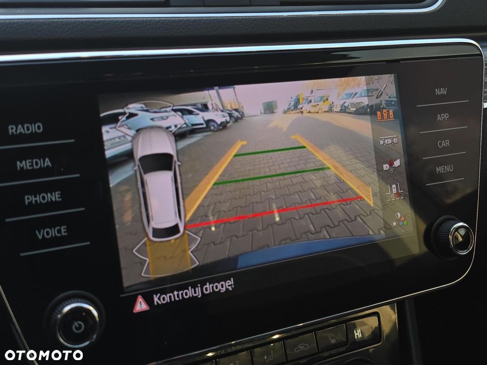 Skoda Superb 2.0 TDI SCR Style DSG - 23