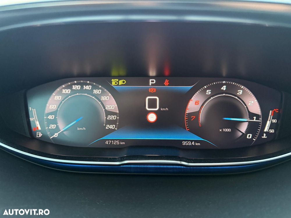 Peugeot 3008 1.2 PureTech Turbo S&S EAT8 Allure - 12