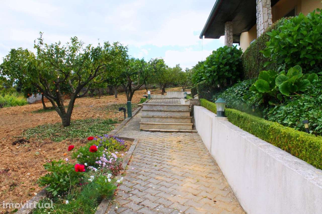 Moradia V4 - Grande imagem: 3/28