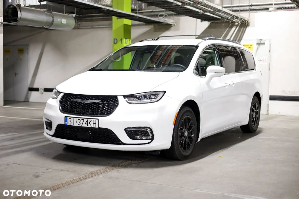 Chrysler Pacifica - 1