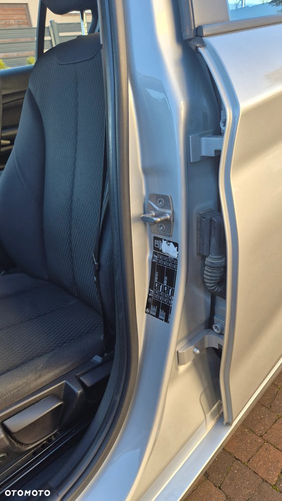 BMW Seria 1 116d DPF - 26