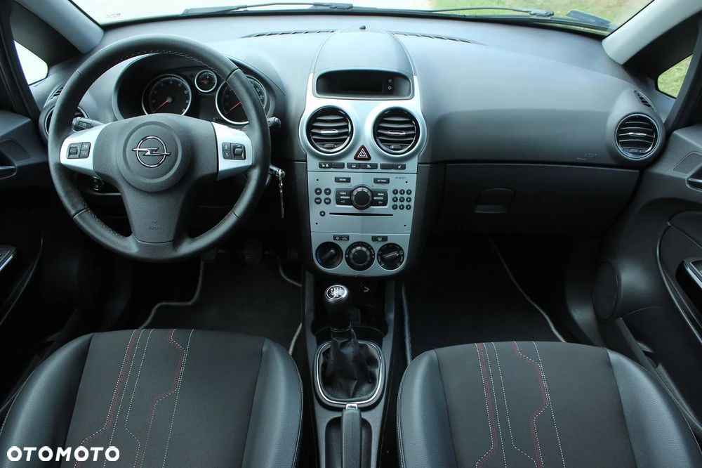 Opel Corsa 1.4 16V Innovation - 18