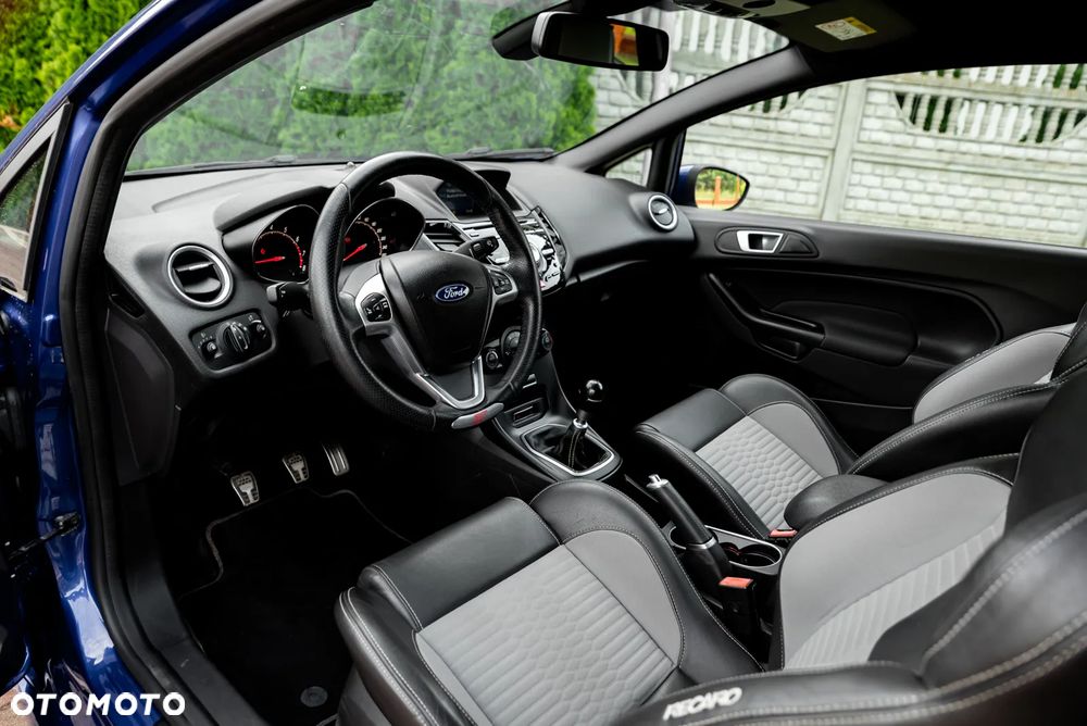 Ford Fiesta 1.6 EcoBoost mit Leder-Sport-Paket ST - 15