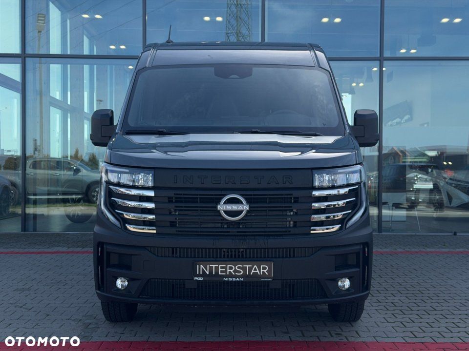 Nissan Interstar - 2