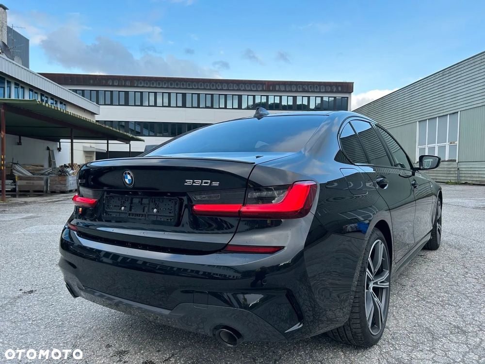 BMW Seria 3 330e xDrive M Sport sport - 4