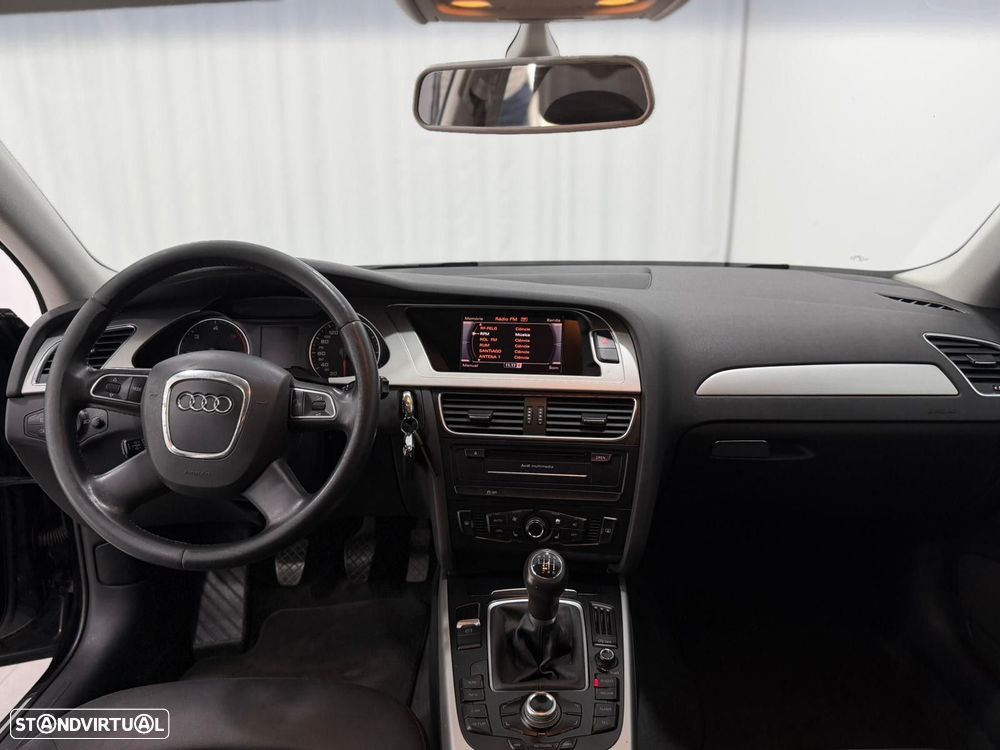 Audi A4 Avant 2.0 TDI Advance - 8