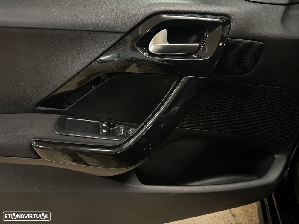 Peugeot 208 1.2 VTi SE Style - 7