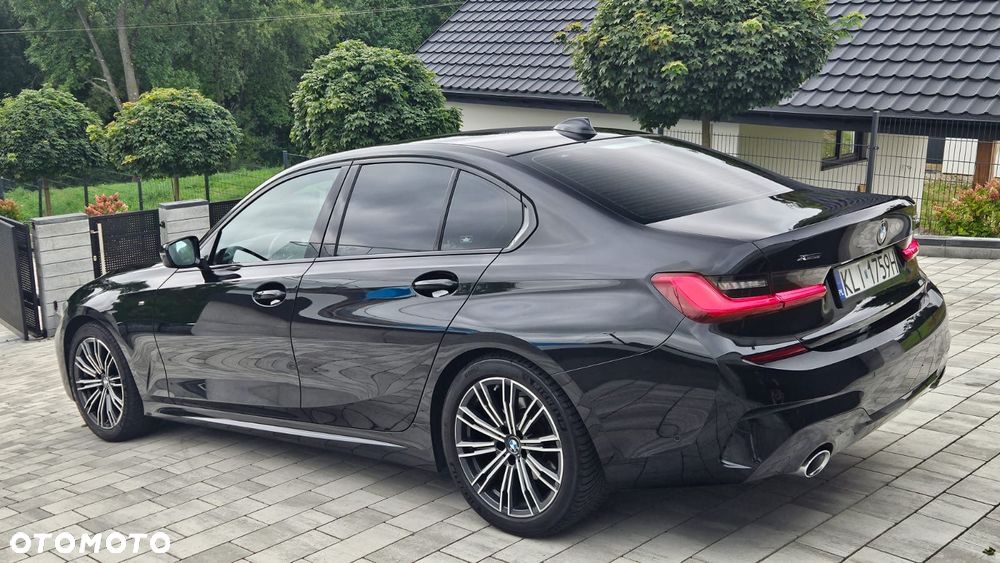BMW Seria 3 320d xDrive M Sport - 4