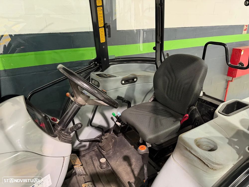 New Holland TD5050 Cabine AC 4RM - 13