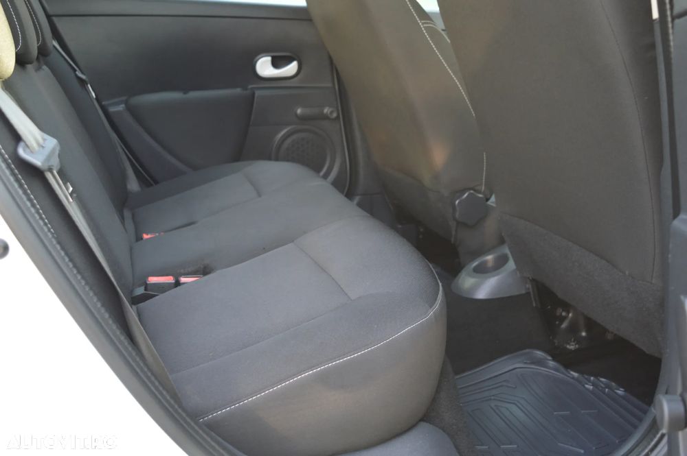 Renault Clio III 1.5 dCi Yahoo - 28