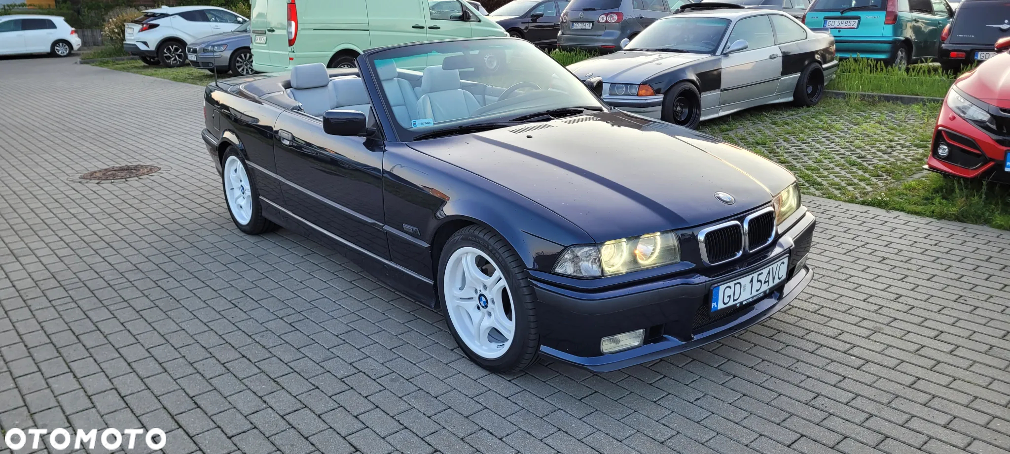 BMW Seria 3 318i Cabriolet - 18