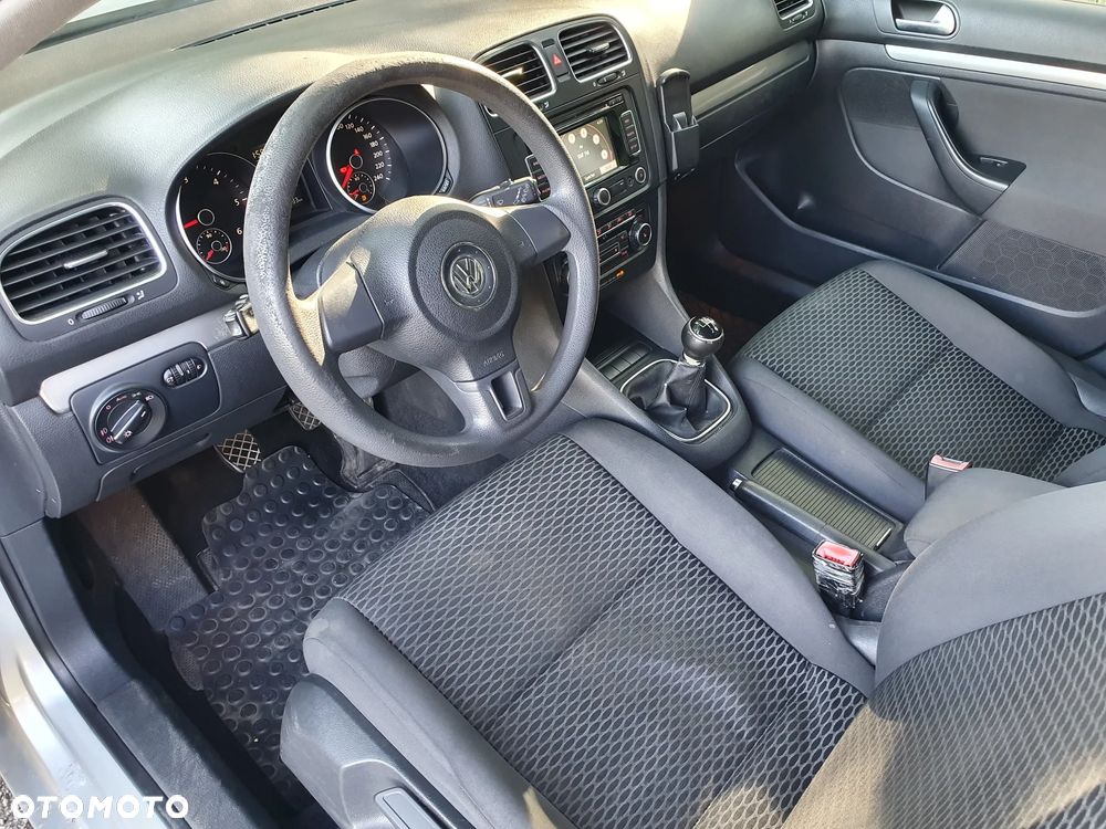 Volkswagen Golf - 8