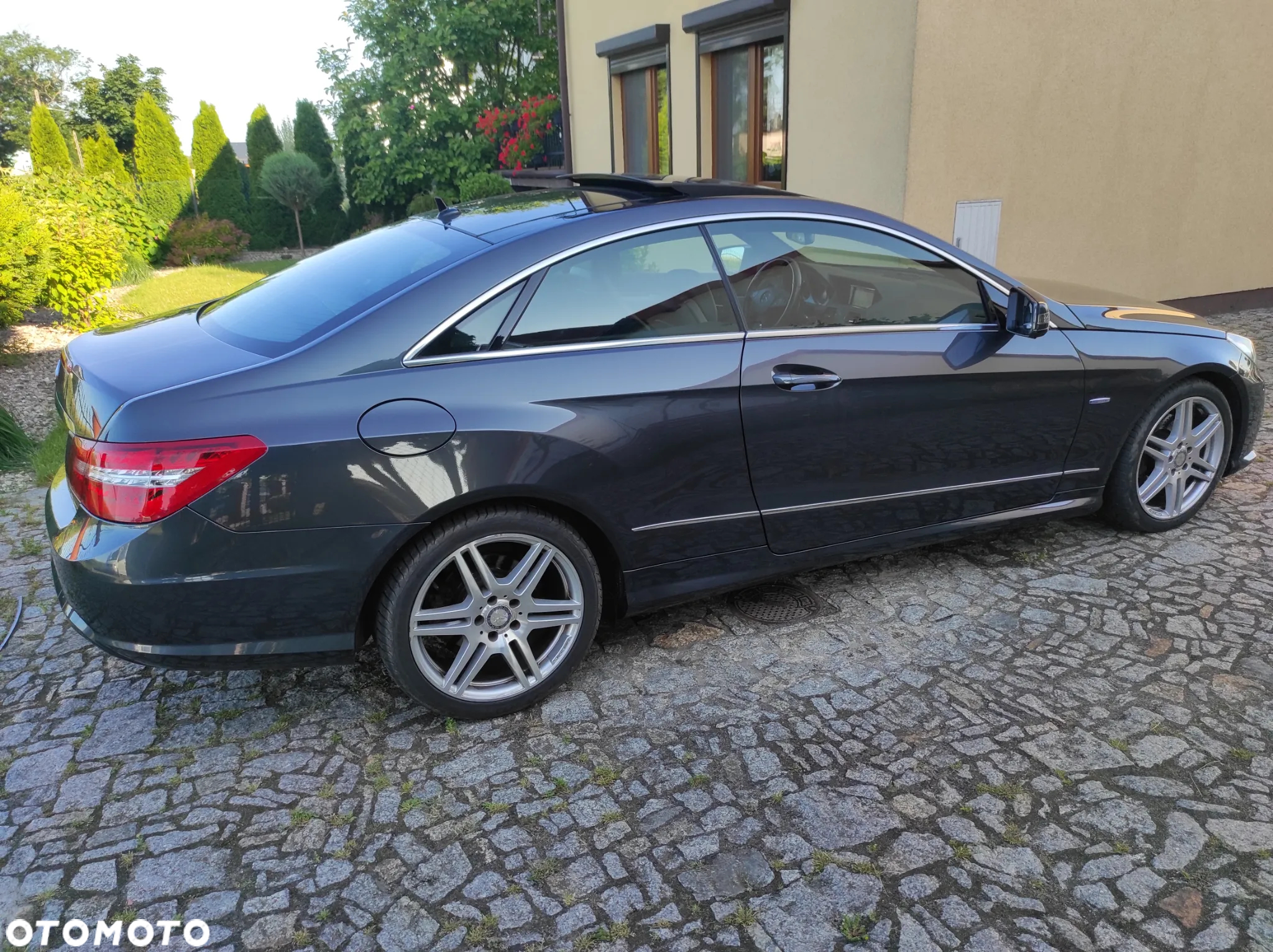 Mercedes-Benz Klasa E 200 CGI BlueEffICIENCY - 12