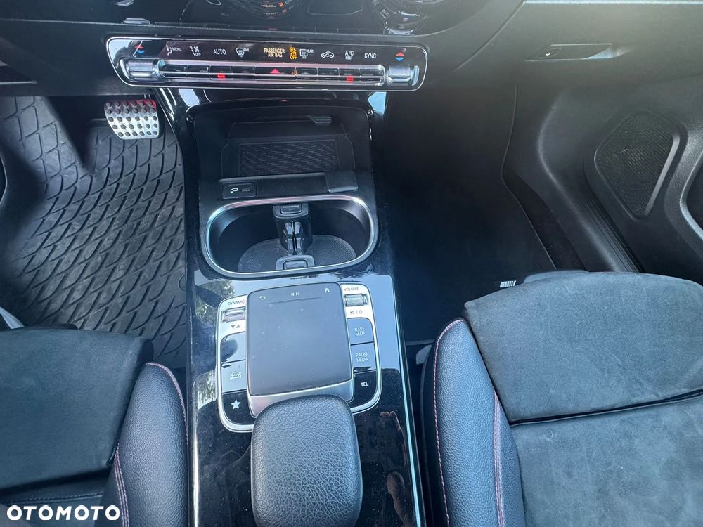 Mercedes-Benz Klasa A 250 4Matic 7G-DCT AMG Line - 11